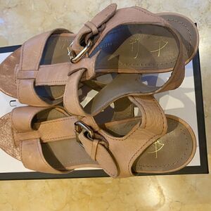 Franco Sarto - the artists collection- tan platform wedge sandal. Size 10